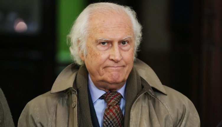 dlerer's tweet photo. Tristísima noticia. Falleció Pino Solanas en París. El realizador de LA HORA DE LOS HORNOS, EL EXILIO DE GARDEL y SUR tenía 84 años. #QEPD https://t.co/1I3moHSTmL