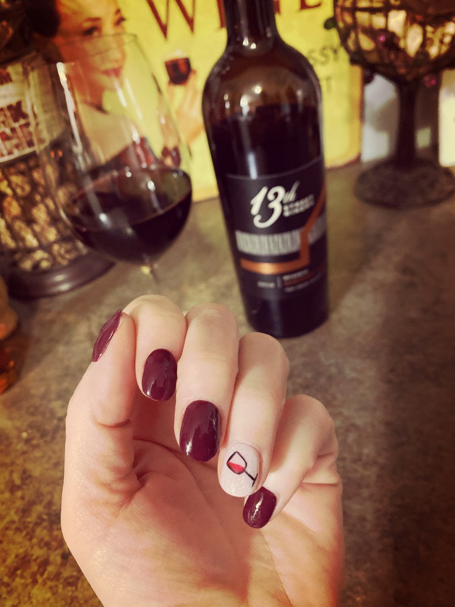 PoundingGrapes's tweet photo. Some fun #wine #nailart! 😁🍷💅 Followed up by a bottle of @13thStreetWines Reserve #CabernetSauvignon
#FridayFunday indeed! 😜🎉🥳 Cheers all! 🥂
#winelover #weekendvibes #mani #manicure #naildesign #naildippowder https://t.co/u7QKkwrllN
