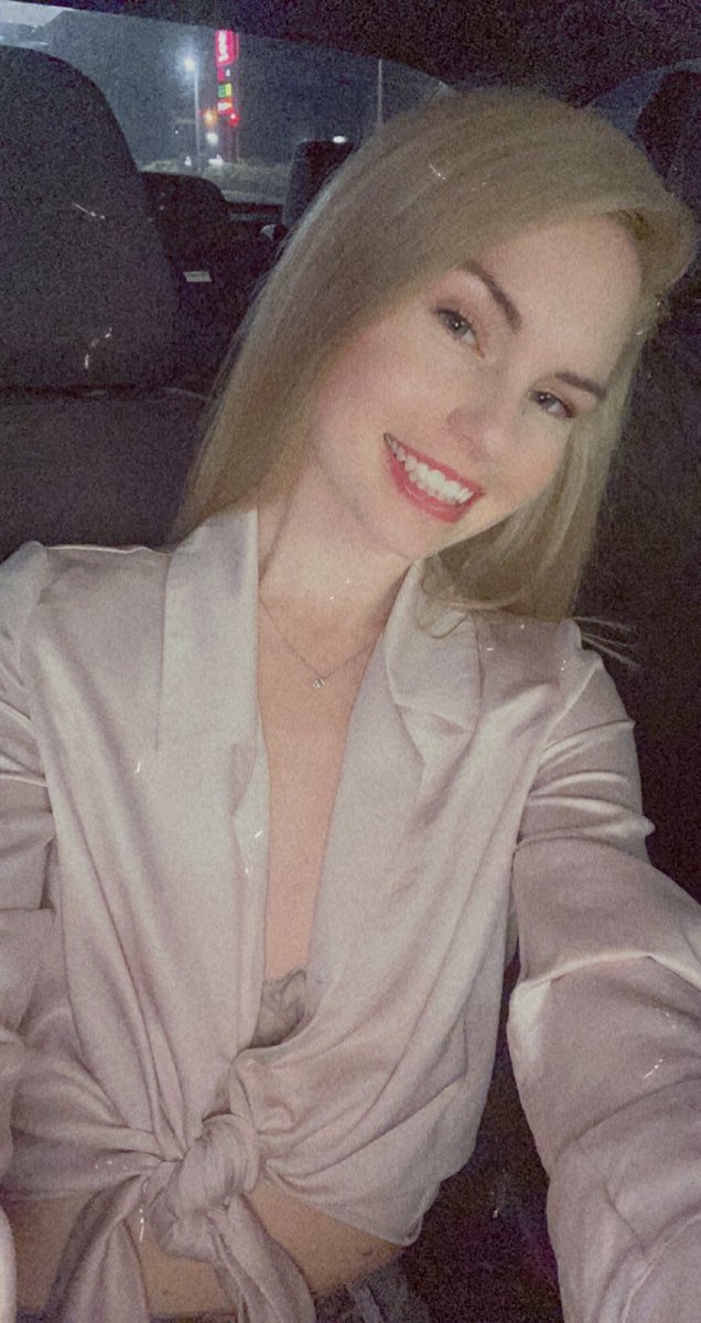 sydneych123's tweet photo. Safe to say I’m thriving and I love her https://t.co/BGUkpkvXvk