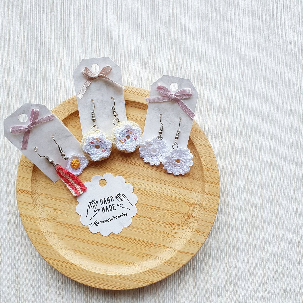 hellokitcrafts's tweet photo. Thank you for your orderπ I hope you and your friend will like the earrings as much as I enjoyed making them!ππ€
#hellokitcrafts #handmade #diy #crochetaddict #crochetsg #crochetart #crochet #amigurumi #earringsoftheday #bacon #eggs #donuts #floral #minimalist #brunch https://t.co/t1AhKPJkBH