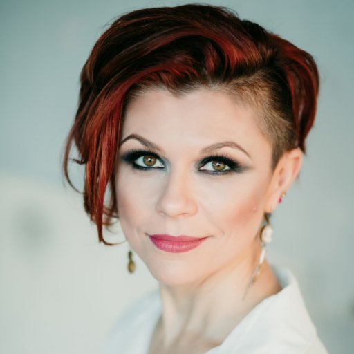 ComSciConCanW's tweet photo. 💫MEET THE SPEAKER @carinbondar🎉 Dr. Bondar is an #AdjProf #Biology @goUFV where she works on #SciLiteracy. She is author of the 📚📖 #WildSex and #WildMoms & hosts online series based on her 📚. Bondar’s work appears on @NatGeo @TEDTalks @AnimalPlanet @netflix @ScienceChannel. https://t.co/QgBQrIlV2Q