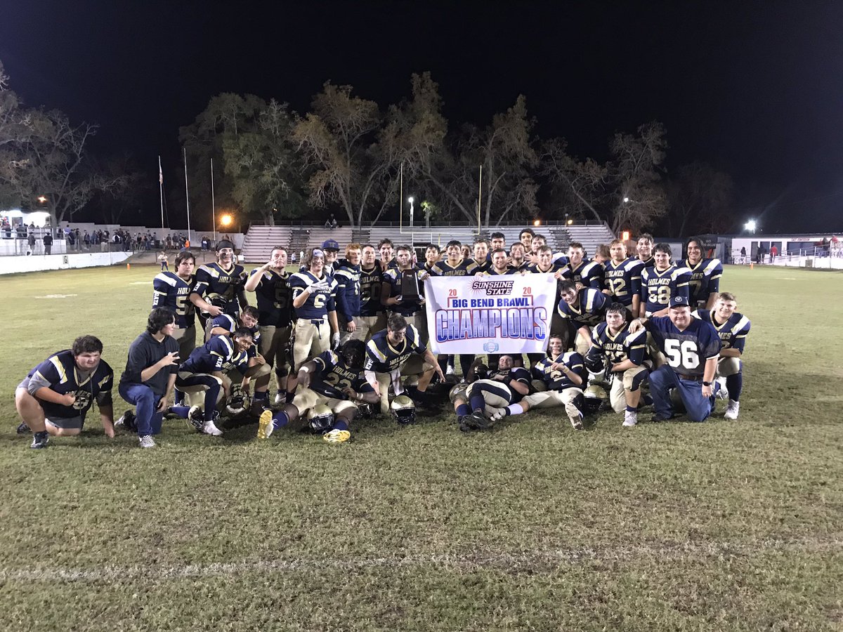 CoachJeffLee's tweet photo. It’s great to be a Holmes County Blue Devil in Bonifay, Fl on a Friday night! #GATA Go Big Blue! https://t.co/D37IjKMH5g