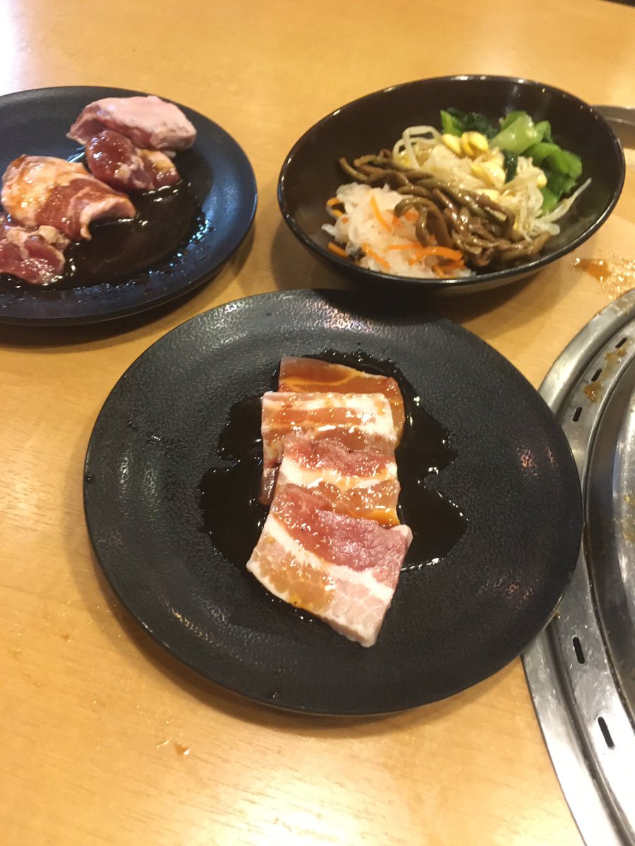 Simoon777 人気上昇中の焼肉きんぐ梅島店で食べ放題ランチ税込2 178円を喰らう カルビ ロース ハラミ 豚バラ ナムル スープ デザートなどを満遍なく タッチパネル注文ですぐ品が出てきたり 空いた皿をすぐ片付けてくれるなどサービスはよい