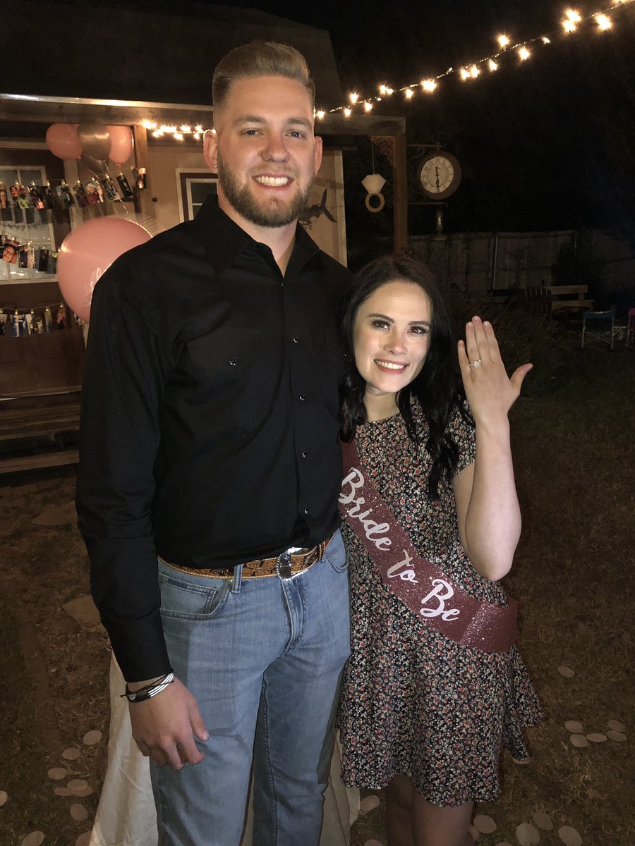 TRoperr3's tweet photo. Upgraded to fiancée💍❤️❤️ https://t.co/xZ3grKjT73