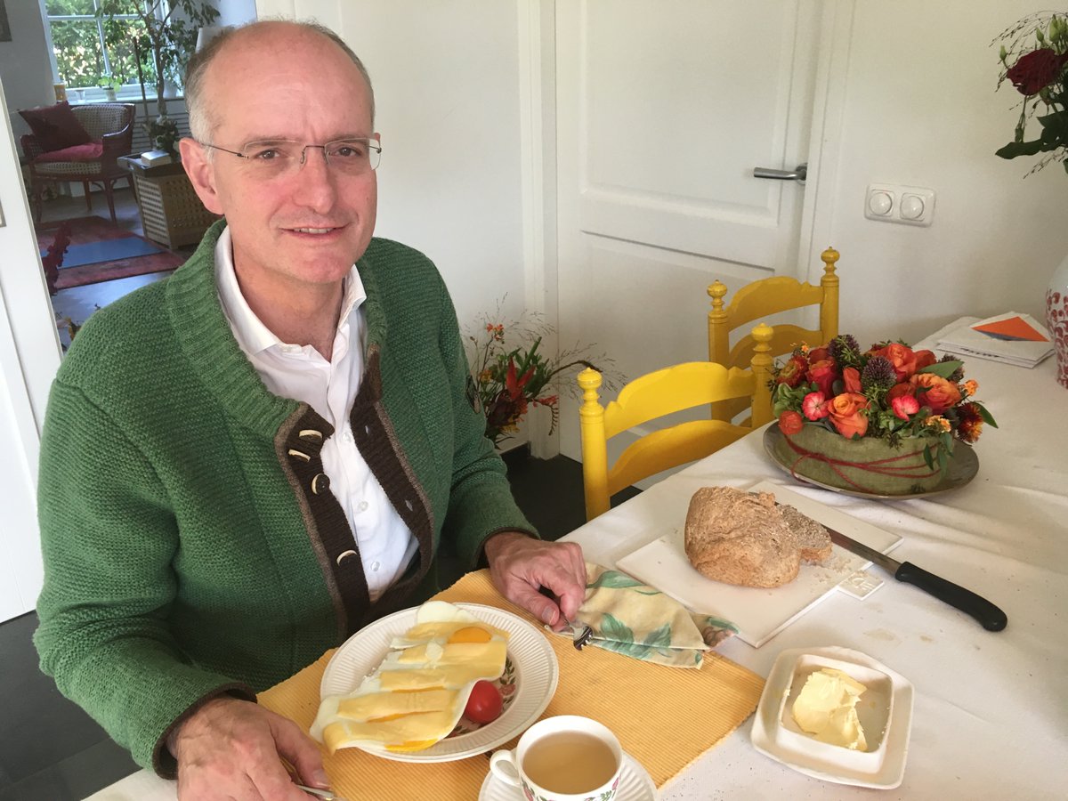 Open brief burgemeester Van Veldhuizen na verblijf in ziekenhuis ivm coronabesmetting bit.ly/38irR9k