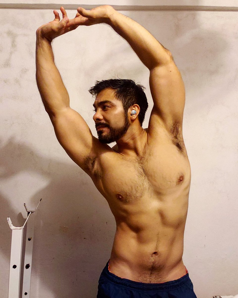 leakova's tweet photo. Viernes 💪🏽
.
.
.
#streching
#listoporhoy
#aducharse
#RampageUnity https://t.co/zV3HTprvyx