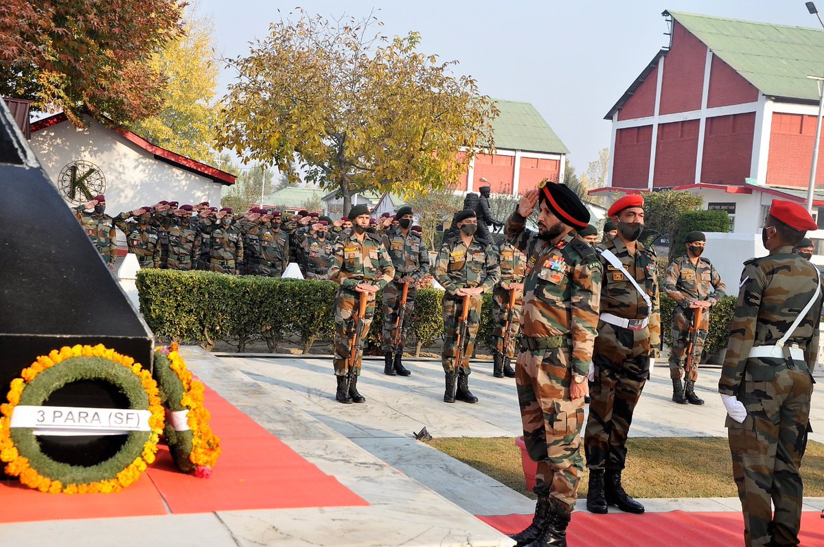 (2/n)To commemorate this victory Maj Gen HS Sahi, YSM, SM, GOC CIF (K) in a solemn ceremony laid wreath at the War Memorial at  #Shalateng Garrison. He exhorted the troops to emulate the standards set by our predecessors.