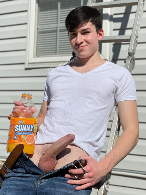 Want some Sunny D? https://t.co/d18QnI8CoT