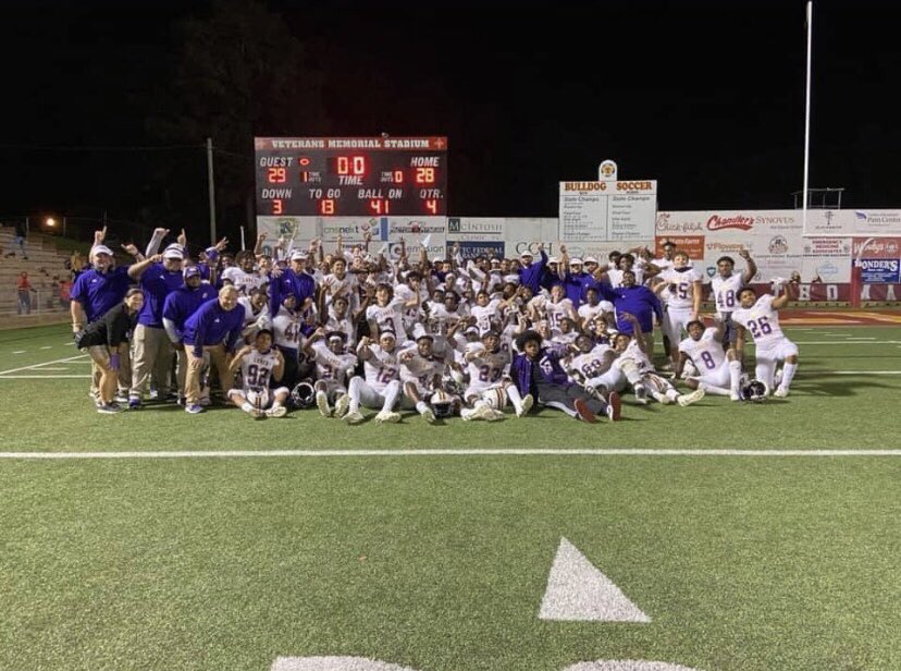 Fitzgerald_FB's tweet photo. 2020 Region 1 Champions!! 
9-0
Go Canes!! 🌪 https://t.co/W8OPmu5ZhG