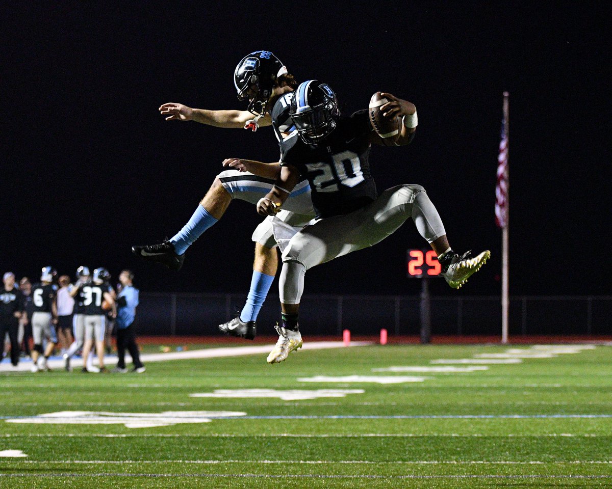 JrainFromAl's tweet photo. What....a....comeback!!

Helena advances to the 2nd Round of the AHSAA playoffs beating Carver Montgomery at home!

@AL6AFootball @Shelbyedk12alus @BusbyRichie @MAprilbrand @CoachButts2012 @HelenaHSSports @football_helena @HelenaReporter @AlecEtheredgeSC https://t.co/gfuwhKrLs3