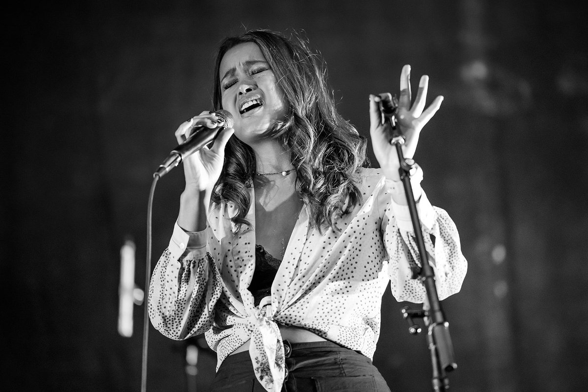 EricGrayPhoto's tweet photo. Got some really cool shots of @RaquelLily who was performing at @ascbham’s drive-in concert tonight! #ascbham #alabamaphotographer #canonfavpic #canonR5 https://t.co/K68ZcfTi4a