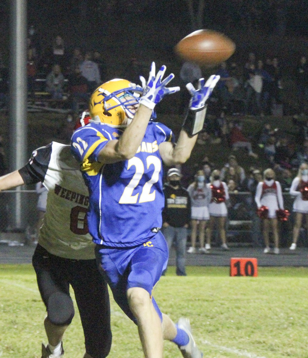 SCIStephanie's tweet photo. FB: Grant Lewandowski of @tricountyfball catches a touchdown pass from Cole Siems against Weeping Water Nov. 6. #tricountytrojans #touchdowncatch #winandadvance https://t.co/CNX36JMgRK