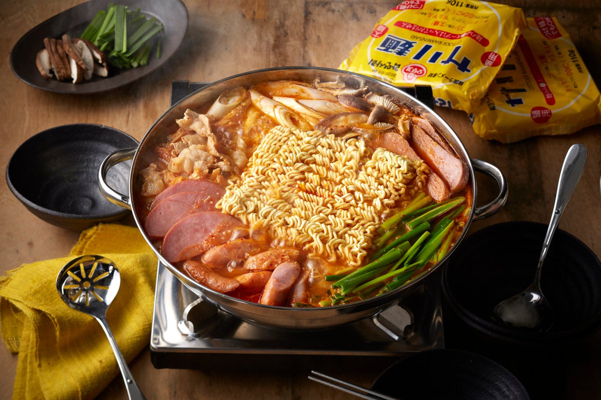 beneshopt's tweet image. 11月7日
今日は鍋の日らしいです！
鍋といえば？キムチ？水炊き？ちゃんこ鍋？？

どんなお鍋料理にも合う自信があります！（たぶん）

鍋の〆にはサリ麺！