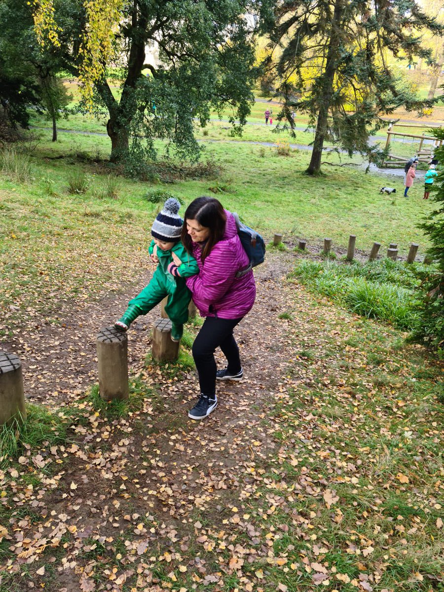 itsonlyDeeDee's tweet photo. Callendar park is so picturesque in the autumn! 🧡🍁🍂 https://t.co/DLHFrGM8yf