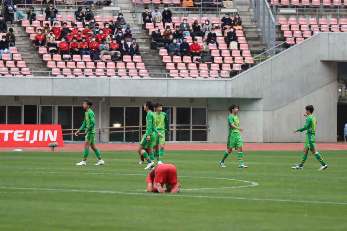 新潟日報モア スポーツモア 全国高校サッカー県大会決勝 試合終了 帝京長岡２ ０新潟明訓 T Co Rka2bu0tyu