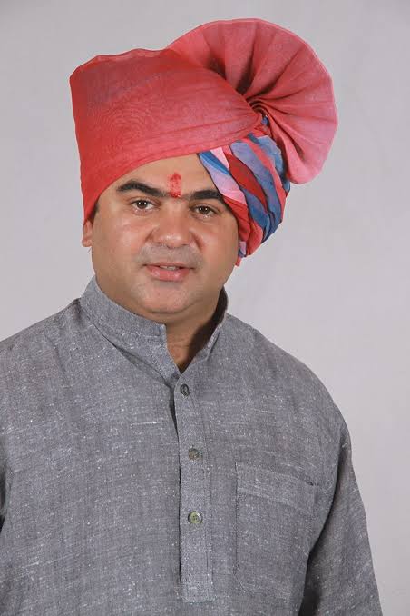 GunjanR72667041's tweet photo. विधिमंळाच्या लोकलेखा समितीच्या सदस्य पदी माझी पर्यटन मंत्री मा.आ. जयकुमारभाऊ रावल @JaykumarRawal  यांची निवड झाल्या बद्दल खूप खूप अभिनंदन🙏🙏 
@BJP4India 
@BJP4Maharashtra https://t.co/bJzVatYOVl