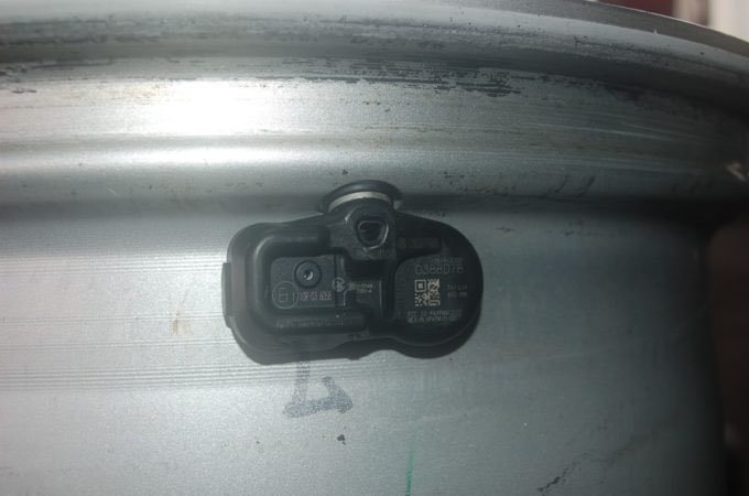 Chuocar_himeji's tweet photo. TPMS・TPWS 空気圧センサー用ツール　ATEQ VT56導入いたしました。リセット＆設定お任せください！
詳細はプロフURLこらご覧ください

#空気圧センサー
#TPMS
#TPWS
#持ち込みタイヤ交換
#スタッドレスタイヤ
#LEXUS
#輸入車
#トヨタ
#姫路
#車検
#修理
#タイヤピット
#オートウェイ
#タイヤフッド https://t.co/sDNZJgz0oj