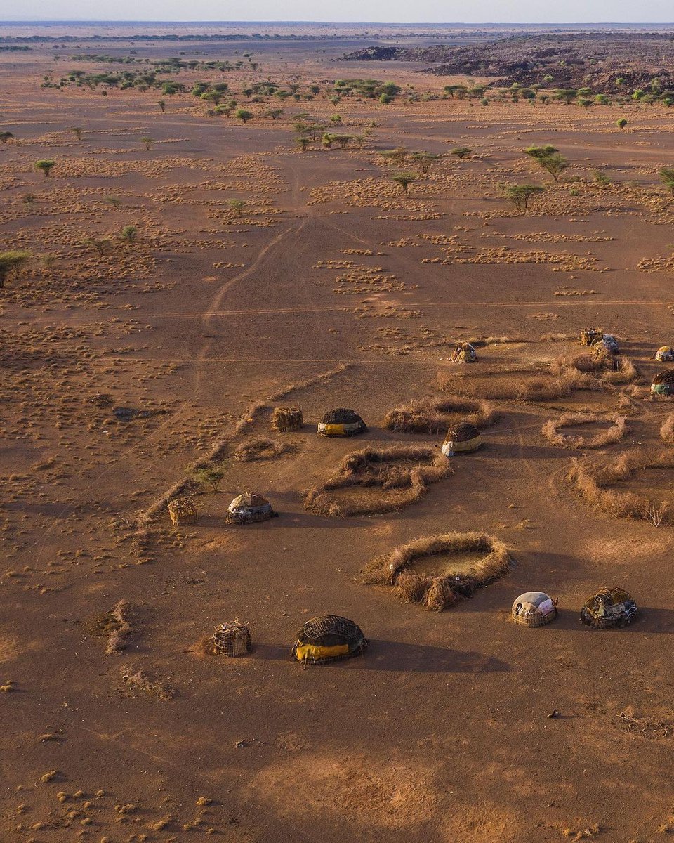 kenyapics's tweet photo. Rendille community on the edge of the Chalbi desert in northern Kenya. Photo by @bobbyneptune https://t.co/lwfwwuodr0