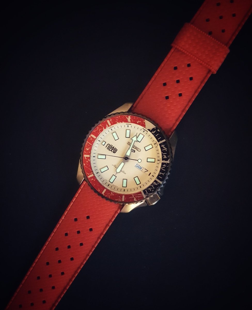 WatchPointDE1's tweet photo. Vinered Tropic Strap on SEIKO SRPF19K1 RYU
#SEIKO #omega #Tudor #watchgeeks #DonaldTrump #tropicstrap https://t.co/fG9S7jBEl7