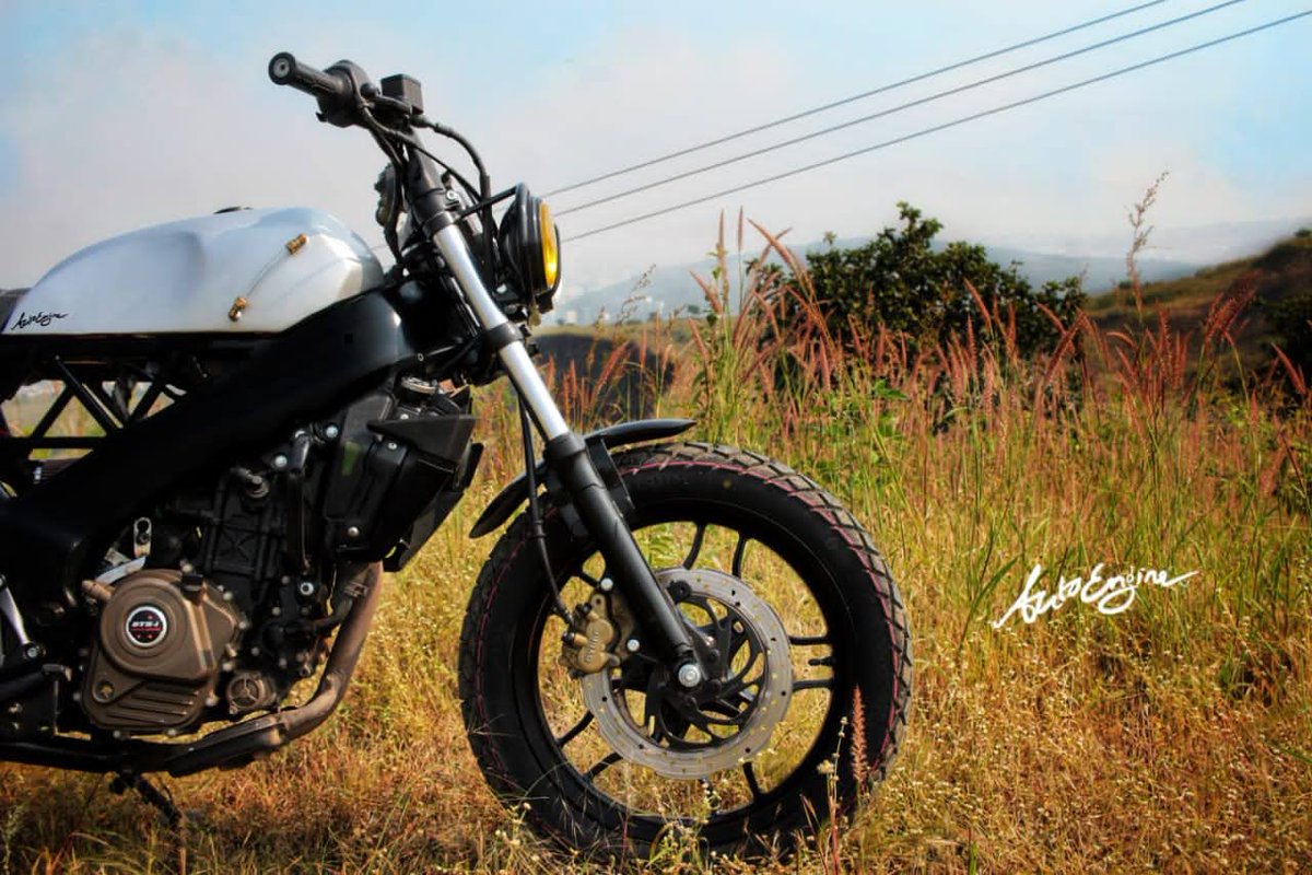 First custom streetfighter outta workshop ..!
Custom naked subframe with old school touches making this machine seamlessly beautiful.

#motorcycle #SaturdayMorning #Trending