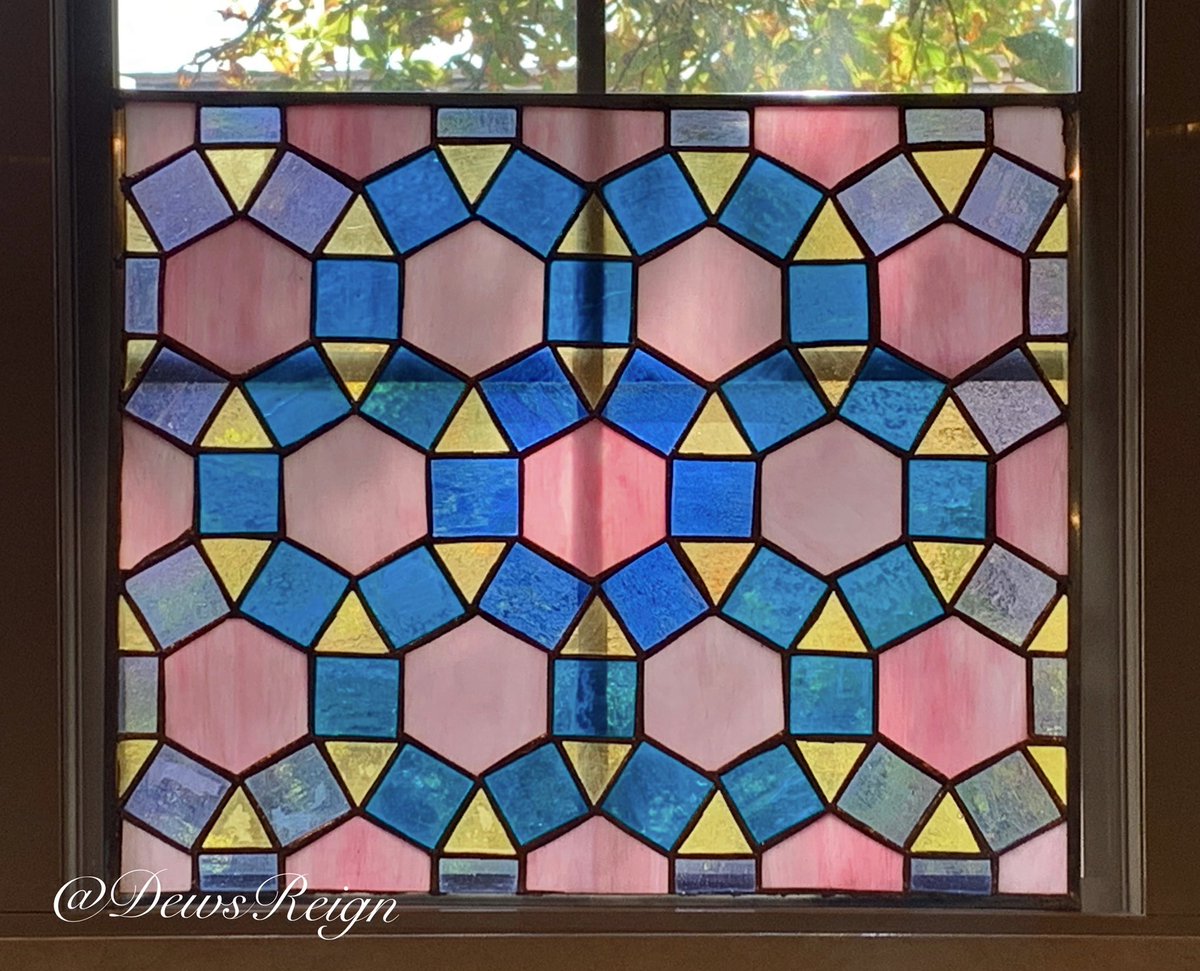 dewsreign's tweet photo. SLC Sunset colours. #stainedglass #islamicart #sixfold #islamicgeometricdesign https://t.co/WE4FlyzS0z