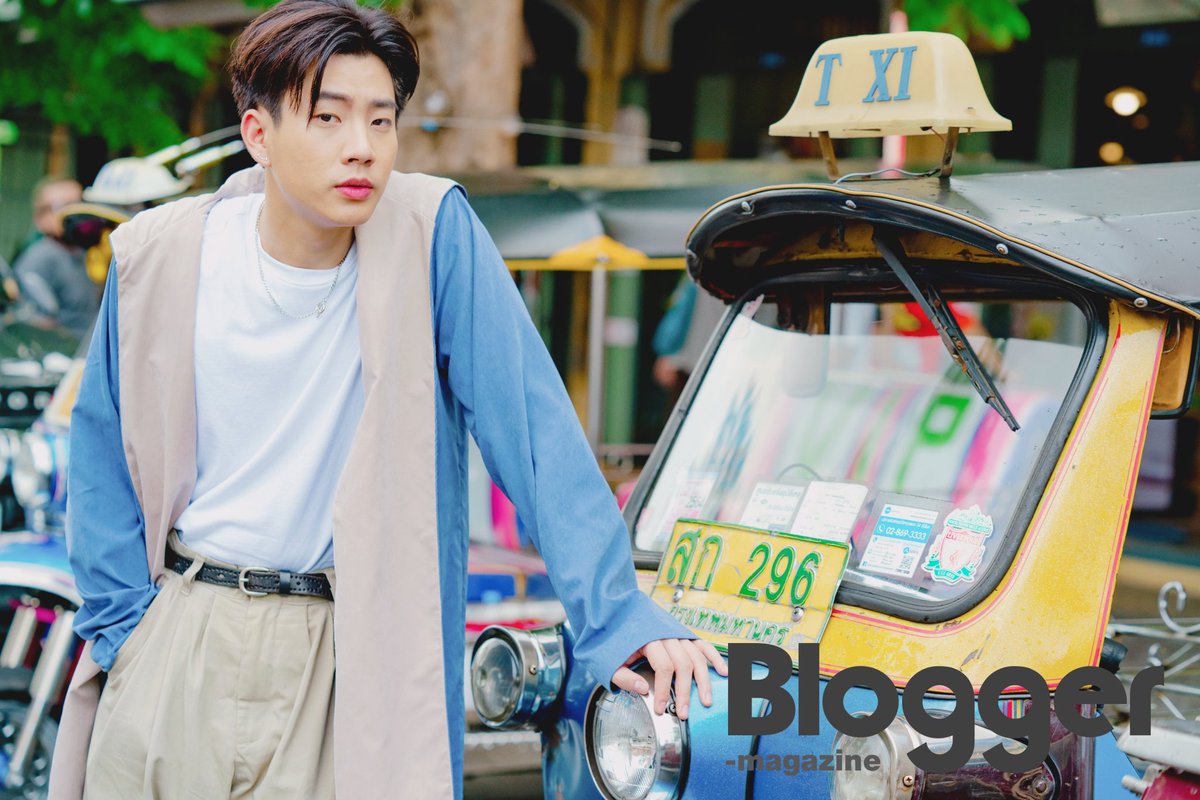 RabendaMagazine's tweet image. &quot;จะรักเธอจนหยุดหายใจสำหรับผม แบบว่าเราเจอใครคนหนึ่งแล้วชอบ..ชอบแล้วเราก็ออกจากเขาไม่ได้..ก็รักเลย..รักจนหยุดหายใจไปเลยครับ&quot;
                            - ออฟ จุมพล -
                       Blogger Magazine

#OffGun
#BloggerMagazine
#ออฟกัน #ออฟจุมพล #ออฟกันคนเก่งของเบบี๋