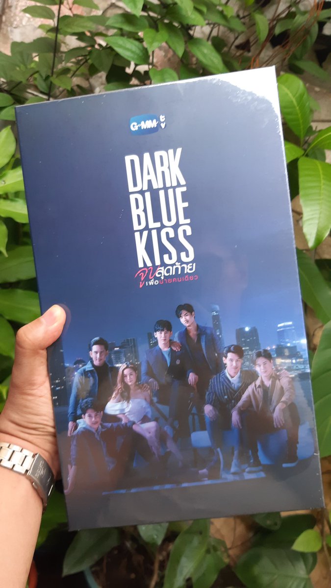 _zponty's tweet photo. Guess what? AAAAAAAAAAAAA FINALLY IT'S HERE! Mamaya muna unboxing because I have stuff to do paaaa. Di ko masusulit ung pagbukas ko! I NEED A WHOLE DAY TO PROCESS KUNG MAGKAGANUN! Thanks for making it possible besh @taynewtaehin #darkbluekissซีรีส์ที่ถูกลืม #DarkBlueKissBoxset https://t.co/vmTimdlquZ