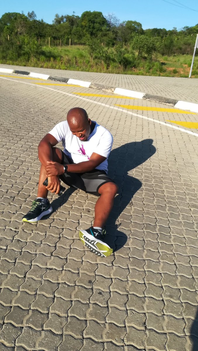 DladlaSimanga's tweet photo. Kaapsehoop virtual race 10kms in the bag ππββοΈππββοΈπ. #FetchYourBody2020 #RunningWithTumiSole #runningmotivation #runwithcaster https://t.co/Y6ZG5Yk9CU
