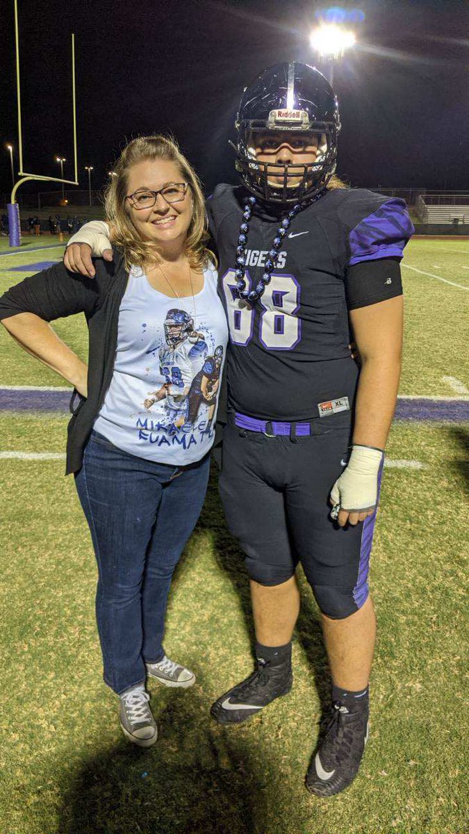 jandjpowell1007's tweet photo. While I know this season has been rough, I know you’ll look back and be thankful you were able to have one. Fill your heart with gratitude for the amazing memories of your 4 years as a Tiger🐯 Proud of you always 😘 @MikaeleFuamatu https://t.co/4uX0nAFdDM