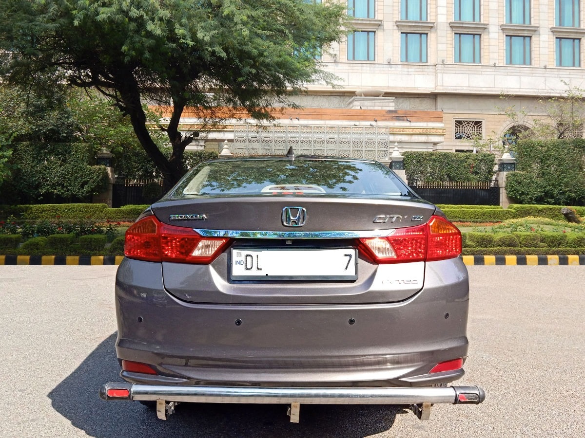 AutoAdvisorInd's tweet photo. 𝐇𝐎𝐍𝐃𝐀 𝐂𝐈𝐓𝐘 𝐕𝐗 𝐂𝐕𝐓 𝟐𝟎𝟏𝟔 𝐏𝐄𝐓𝐑𝐎𝐋
𝘾𝘼𝙇𝙇 𝙊𝙉: 92781-21021.

#AutoAdvisor #AutoAdvisorIndia #PreOwndCar #UsedCar #BuySellCar #CertifiedCar #HondaCity #HondaCityVXCVT #CNG #petrol #Automotive 
💻 https://t.co/ZBj6GV5DBK 
📧 admin@autoadvisorindia.com https://t.co/rn1DbmgzmP