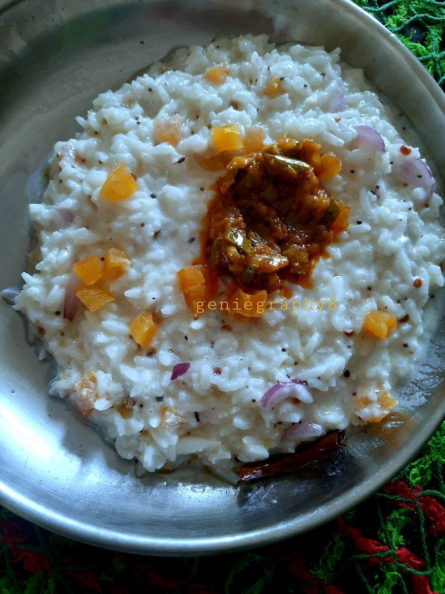 DNA_Frequency's tweet photo. As promised... thayir sadham +manga oorugai. Curd rice +mango pickle..
#food #geniegraphy8 #lunch https://t.co/zvDyj5Wwfx