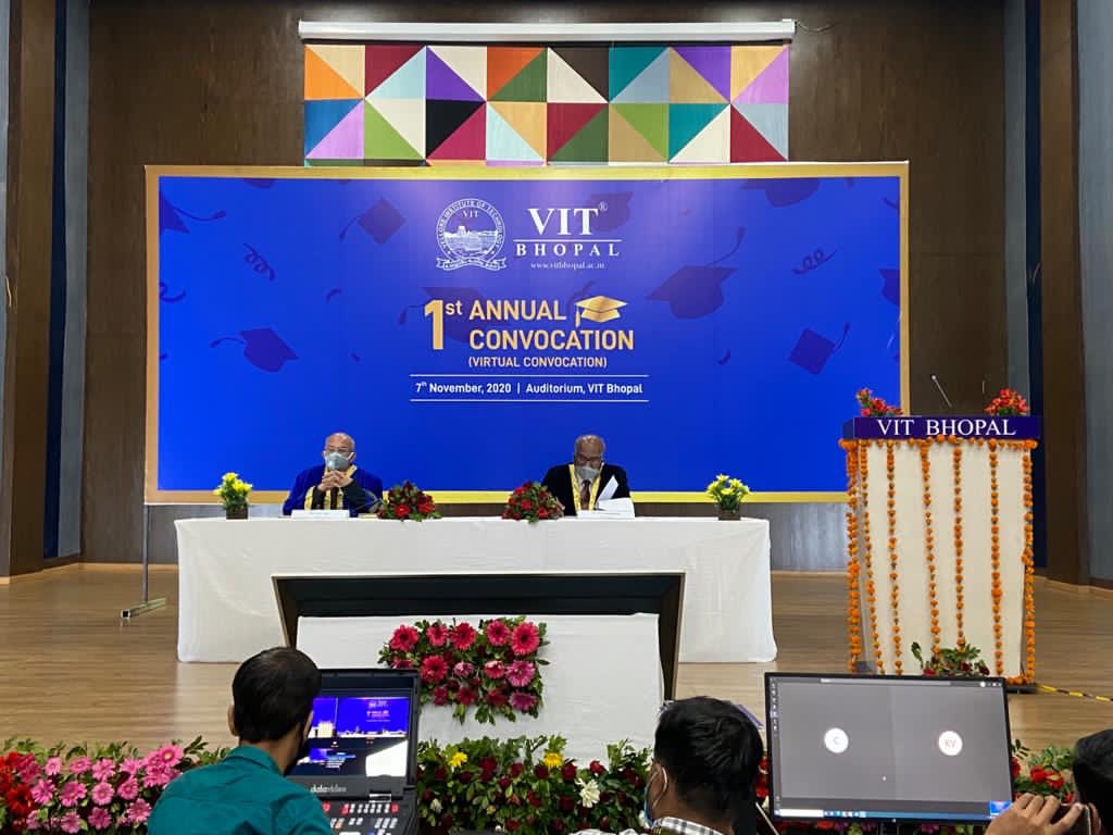 VIT_univ's tweet photo. Catch the first glimpses of the 1st Annual Convocation of VIT Bhopal.
Join the event LIVE @ https://t.co/b9CRqHZEZm
@VITBhopal
#1stAnnualConvocation
#EConvocation
#VirtualReality
#VITBhopal
#VIT
#VelloreInstituteofTechnology https://t.co/HkbLXRyDZF