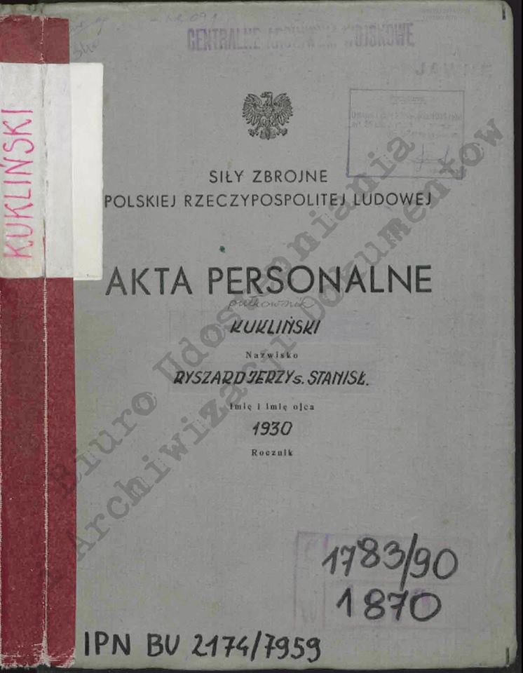 WBH_2016's tweet photo. 39 lat temu - w nocy 7/8 listopada 1981 r. z PRL ewakuowany został wraz z rodziną pułkownik Ryszard Kukliński, oficer Sztabu Generalnego LWP, który przekazał CIA informacje o przygotowaniach do wprowadzenia stanu wojennego w Polsce oraz inne plany operacyjne Układu Warszawskiego. https://t.co/2CKhBEHhRv