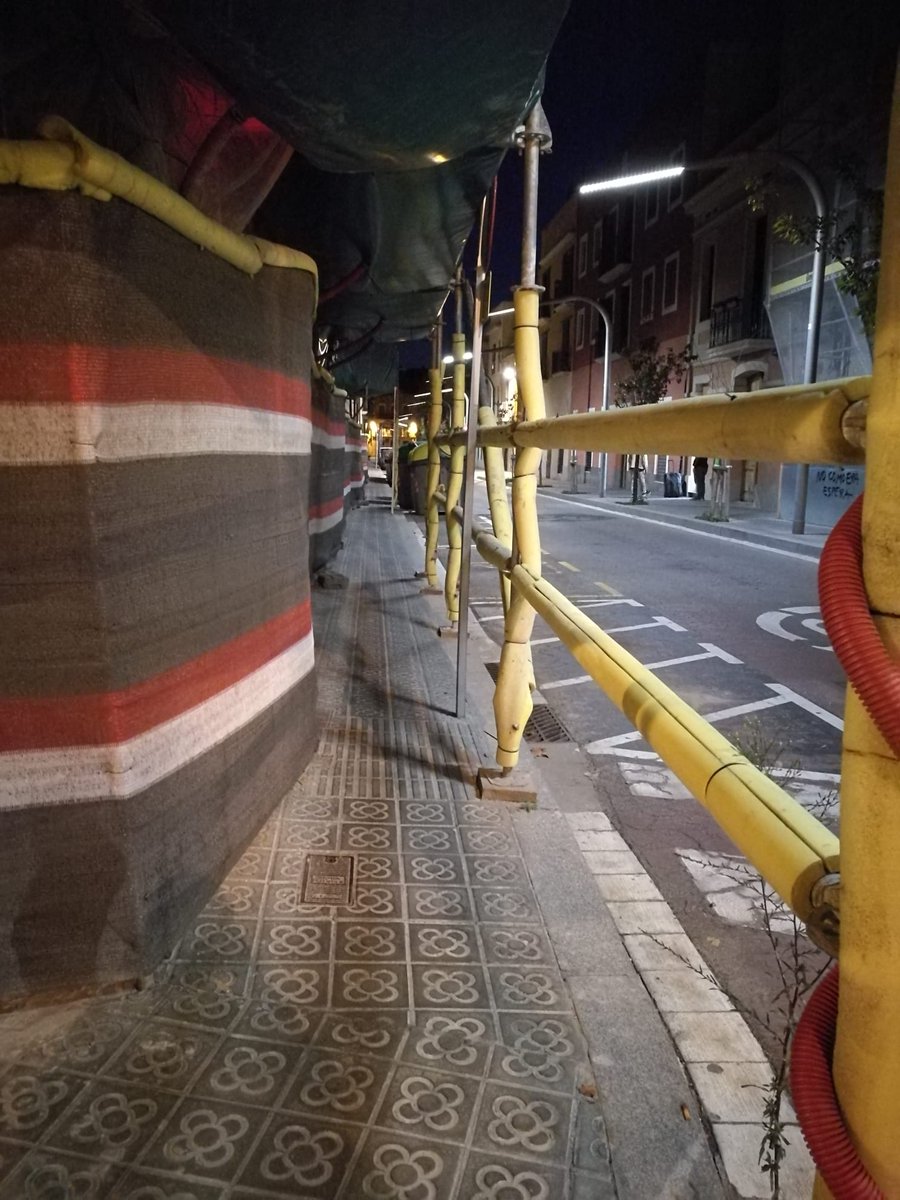 mvillarreal985's tweet photo. Una mostra més que l'urbanisme de la ciutat no acull a tothom. @DiversitatFPT #sharediversitas #diversitatFPT https://t.co/qFNoaF1uhE
