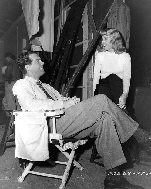 Double Indemnity (1944) Dir Billy WilderBehind the scenes shots.. #filmtwitter  #film  #billywilder  #Noirvember