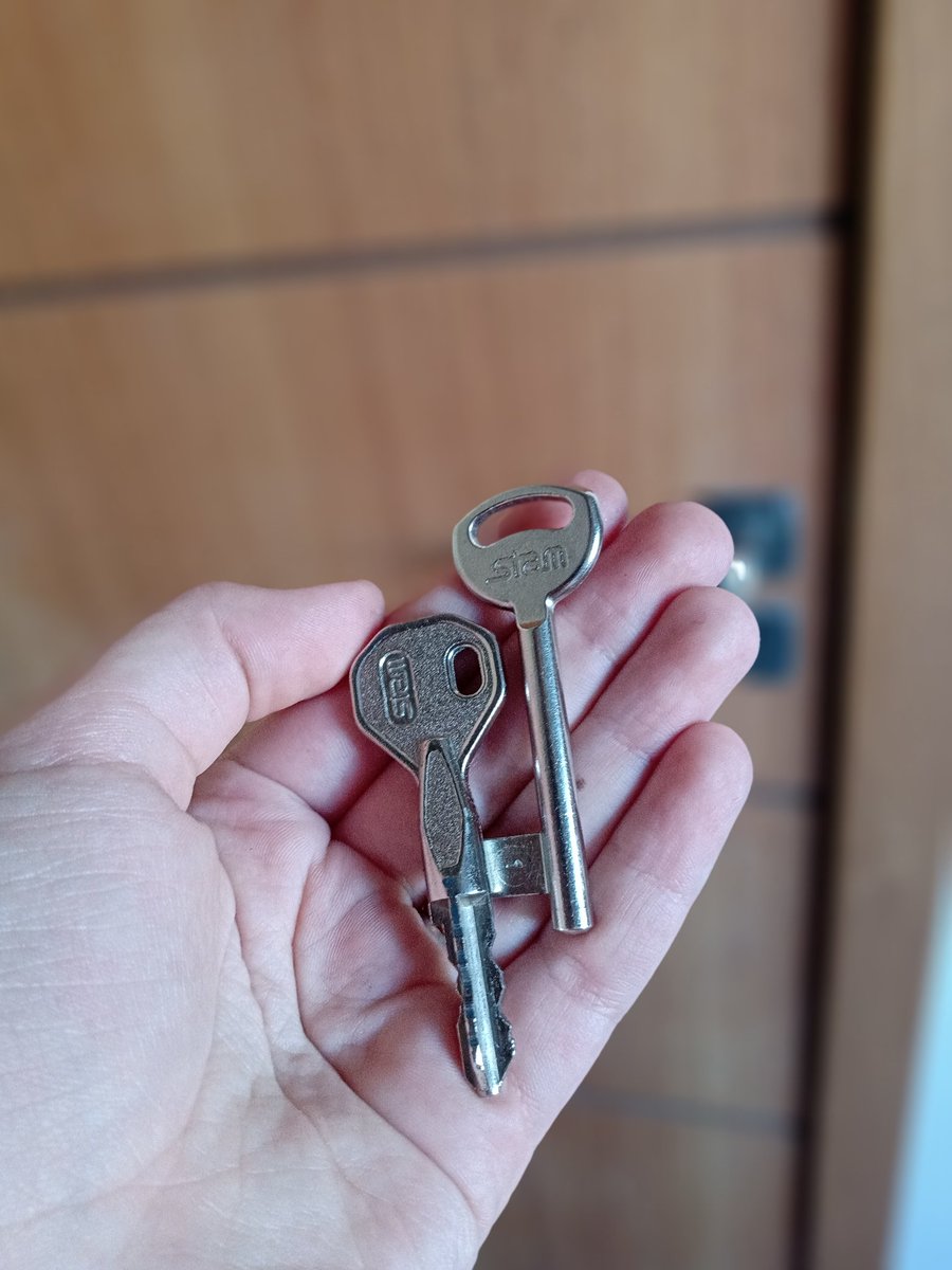FissWetzel's tweet photo. Já vai fazer 1 mês, socorro https://t.co/htsm9GLaHa