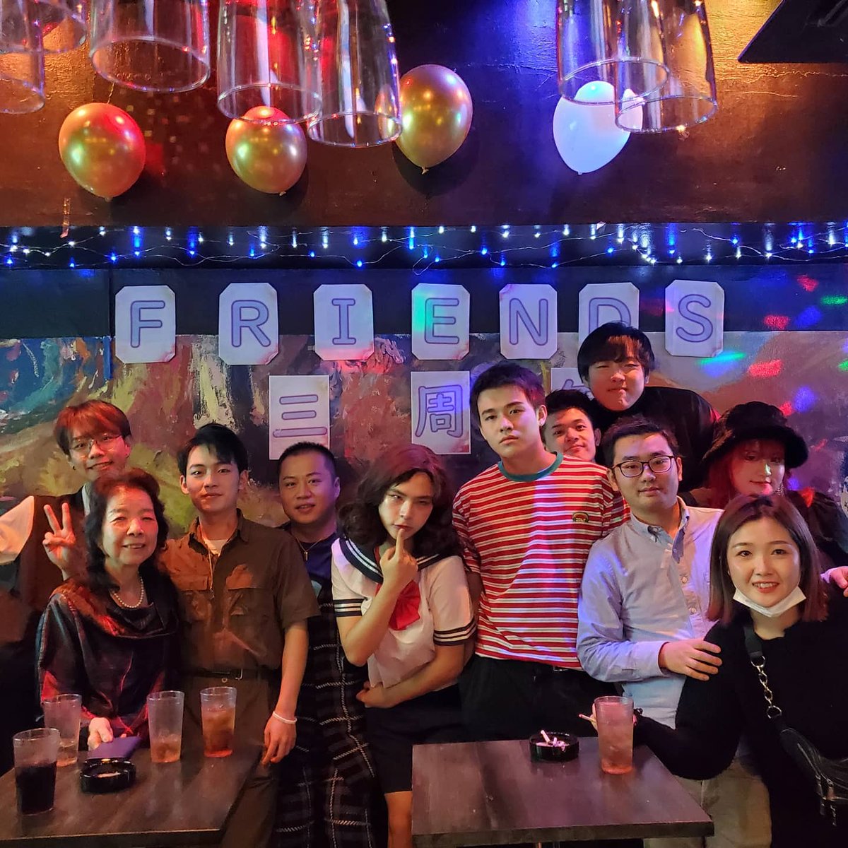 Bar Friends 東京都 新宿2丁目 ミックスバー Gclick ゲイイエローページ