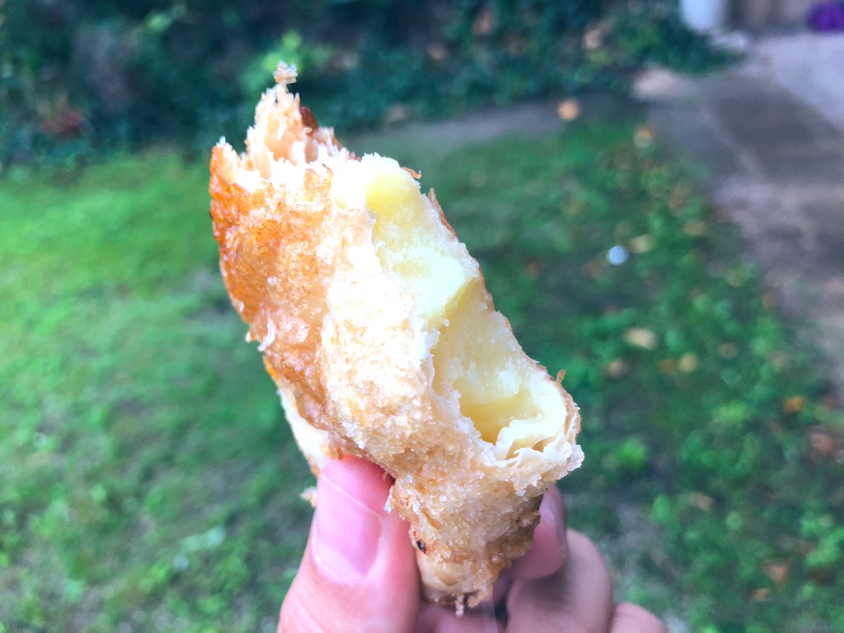 justwotravel's tweet photo. Y llega la hora de desayunar y qué mejor que hacerlo con unos riquísimos cremadillos del Forn de Can Pistola 😋 #bonissims ¡Rellenos de sobrasada, botifarró y crema!

#lloseta #somdemallorca #mallorcainspires #balearestb https://t.co/oCux7MVPwN