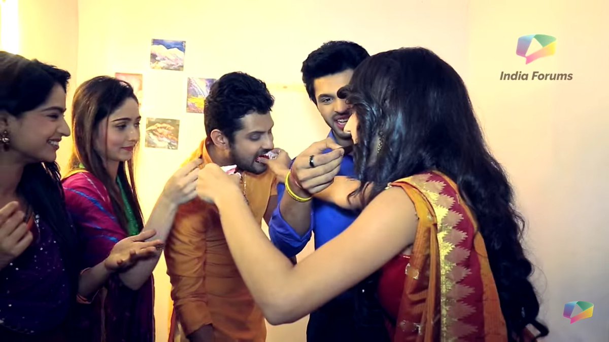 humanity9234's tweet photo. #bts fun from #tanam . #SaturdayMotivation
#Dheera #TanAm #TanyaSharma #AmarUpadhyay #WeWantTanAmInSaathiya2 #HopeToSeeTanamTogetherAgain #SaathNibhanaSaathiya2 #wewantdheeraback #5yearsofDheera @2795_tani
@ColorsTV @BTL_Balaji @sharmarashmi20 @ektarkapoor @altbalaji https://t.co/kO6kHX6pYt