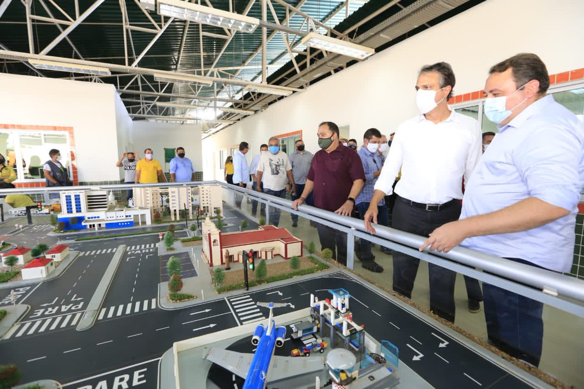 CamiloSantanaCE's tweet photo. Realizamos nesta semana, em Juazeiro do Norte, a entrega das novas instalações da Sede Regional e da Escola de Educação para o Trânsito do Detran. O espaço conta com pista de exame de direção e local para vistoria de veículos em mais de 55 mil m² de área total construída... https://t.co/XxTov9se6F