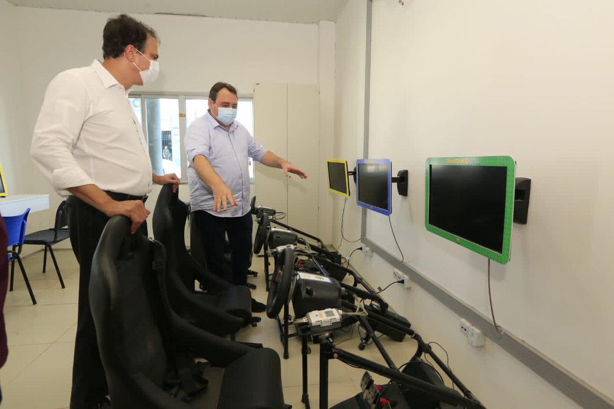 CamiloSantanaCE's tweet photo. Realizamos nesta semana, em Juazeiro do Norte, a entrega das novas instalações da Sede Regional e da Escola de Educação para o Trânsito do Detran. O espaço conta com pista de exame de direção e local para vistoria de veículos em mais de 55 mil m² de área total construída... https://t.co/XxTov9se6F