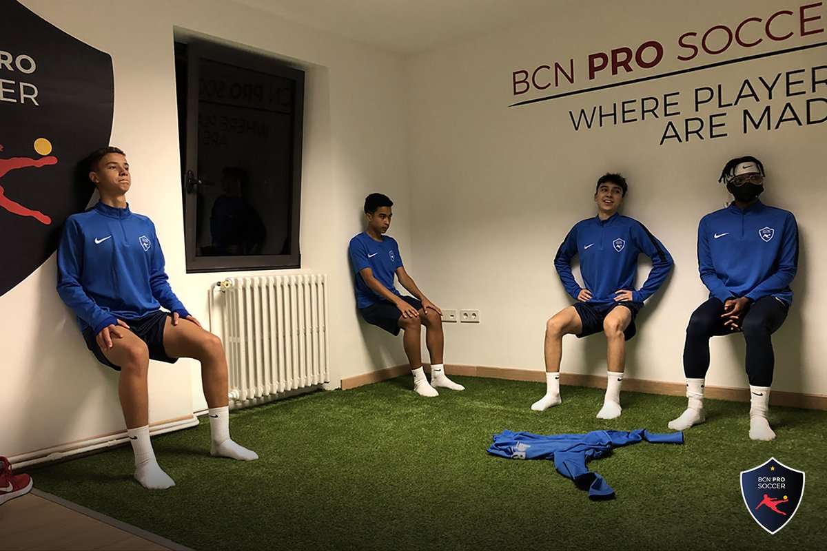 BCNPROSoccer_'s tweet photo. 🔛 No rest for our U19!

🏋️‍♂️💻 BCN PRO's conditional coach @Eduloscos's online sessions make sure our players stay in shape during this break from team training  📈👥

This unusual situation will not stop us! 👊🔥

#ThisIsBCNPRO ⭐️
#BCNPROElite ⚡️⚽️ https://t.co/ua02wO0x7E