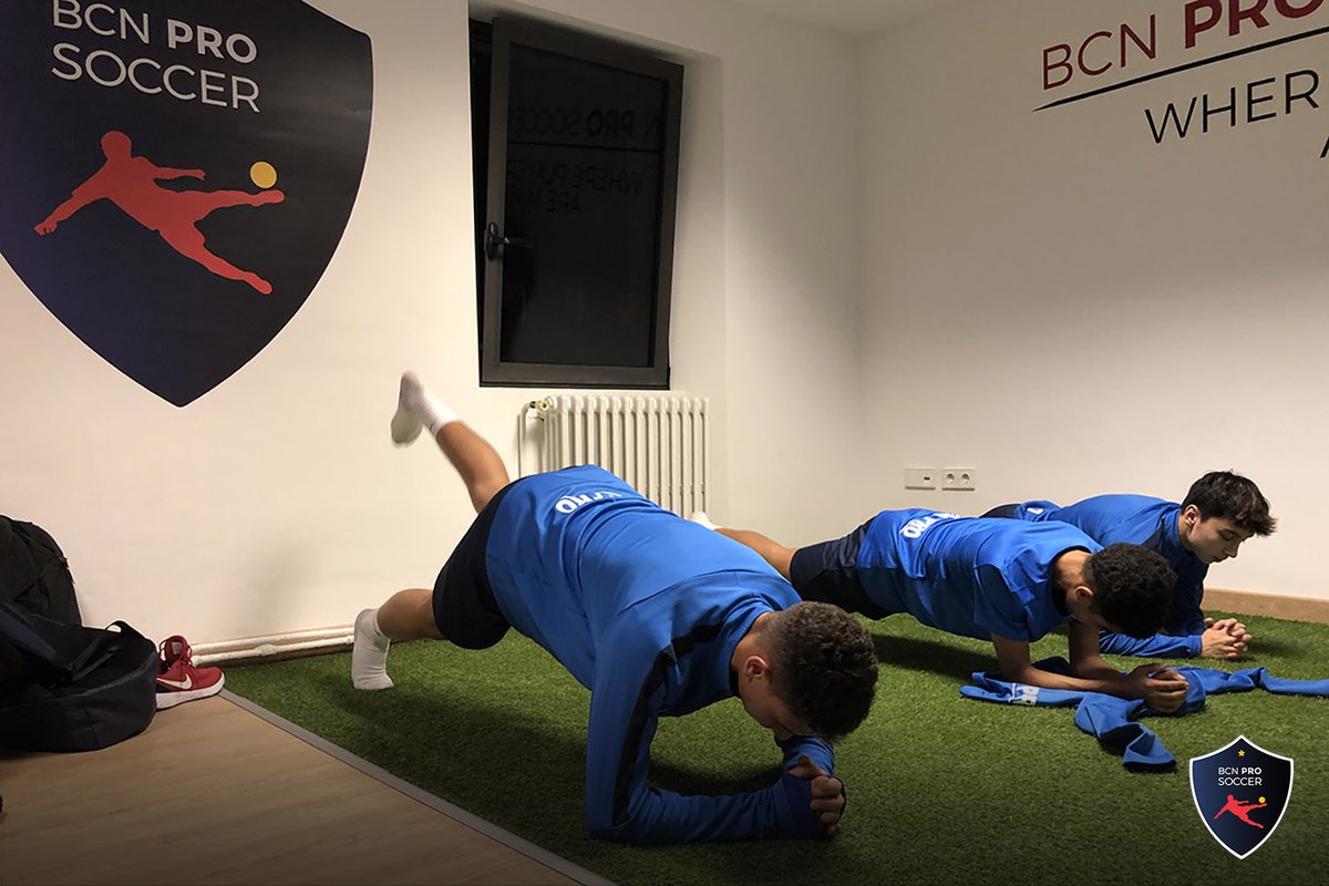 BCNPROSoccer_'s tweet photo. 🔛 No rest for our U19!

🏋️‍♂️💻 BCN PRO's conditional coach @Eduloscos's online sessions make sure our players stay in shape during this break from team training  📈👥

This unusual situation will not stop us! 👊🔥

#ThisIsBCNPRO ⭐️
#BCNPROElite ⚡️⚽️ https://t.co/ua02wO0x7E