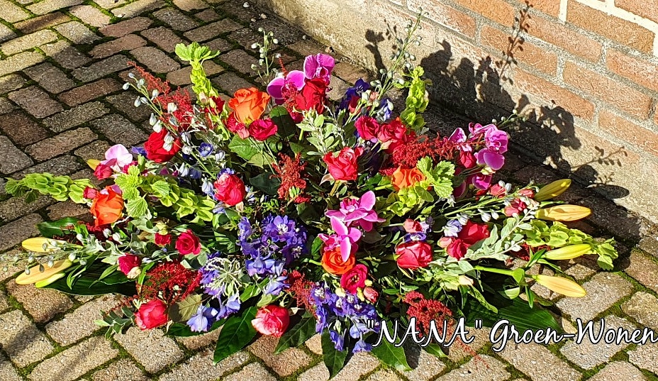 #afscheidsbloemwerk #kleurrijk
 #afscheid #verlies #funeralflowers 🌾
#NANAgroenwonen #Bergambacht #rouwarrangementen #laatstewens #speciaalbloemwerk #metliefdegemaakt