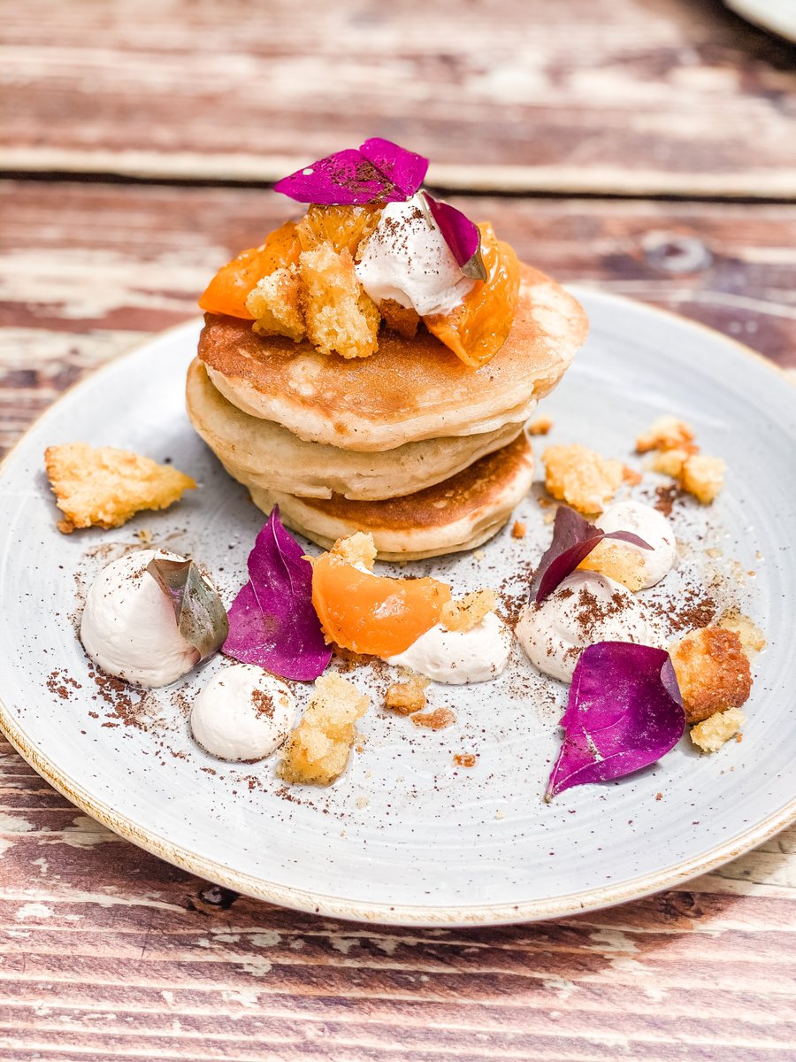 mygrumpybf's tweet image. Just going to leave this here for some Saturday morning brunch Inspo 🤤 these bad boys can be found in our (formerly) local and absolute fave @GroundCoffeeSoc  in Putney. They’ve now changed their name to 79 Collective, but still the same incred coffee, food and service ✨