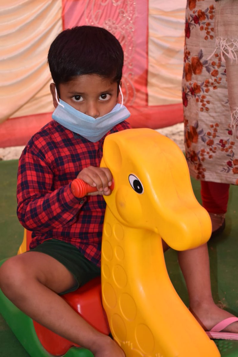 airnews_patna's tweet image. #Bihar #Polling #Third_phase #सीतामढी जिले में तीसरे चरण के मतदान की झलकियां । जिलाधिकारी अभिलाषा कुमारी शर्मा ने लोगों को किया प्रोत्साहित