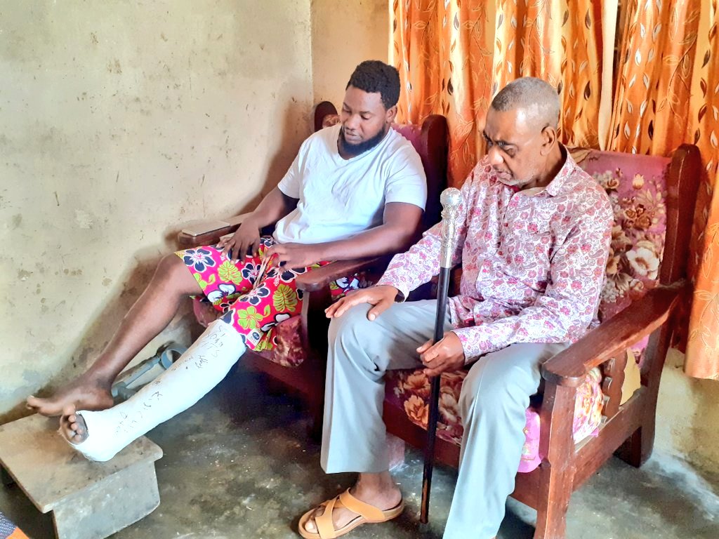 ACTwazalendo's tweet photo. Today the Chairman of @ACTwazalendo, Maalim @SeifSharifHamad has begun a visit to comfort the victims of human rights abuses committed by the Police Force in Zanzibar during the Election. Pictured are victims of various incidents took place at Garagara Zanzibar. https://t.co/glYigpUVK8