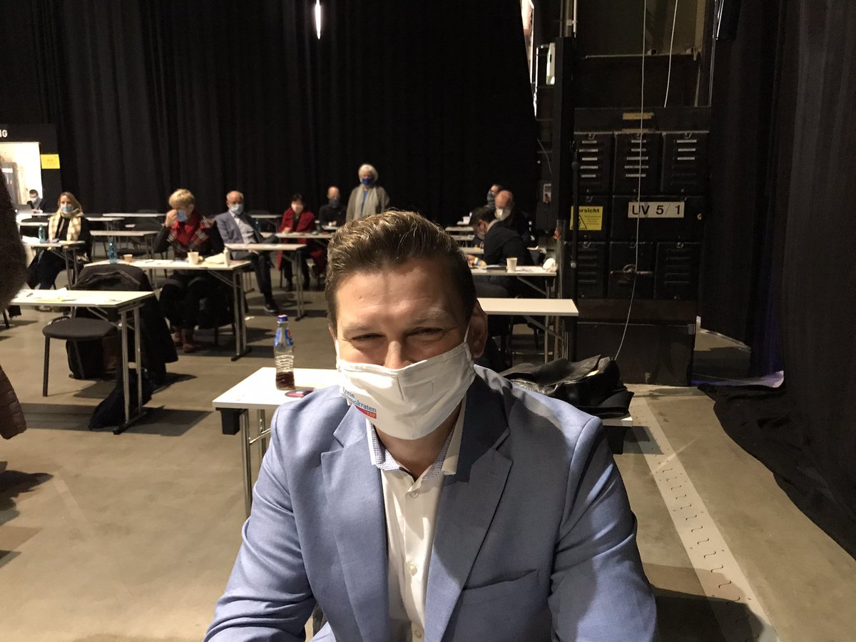 kadrheinpfalz's tweet photo. Der Pfälzer Mario Brandenburg holt 92 Stimmen und geht in die Stichwahl gegen Sandra Weeser. #FDPrlp @fdprlp. Leute, wen interessiert gerade #elections ? In Mainz läuft ein Super-Krimi https://t.co/xW45i6CHbo