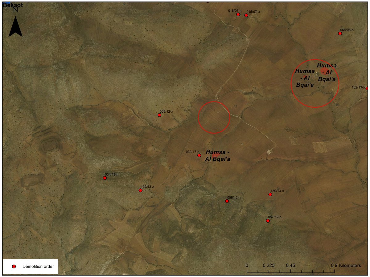 8-9 years had passed and it was safer again also for Palestinians to be in the area. Gradually the herding community started to recover. But the  @IDF didn't like this Idea and started to issue demolition orders (the red spots).You can see the gradual growth between 2010-2012.