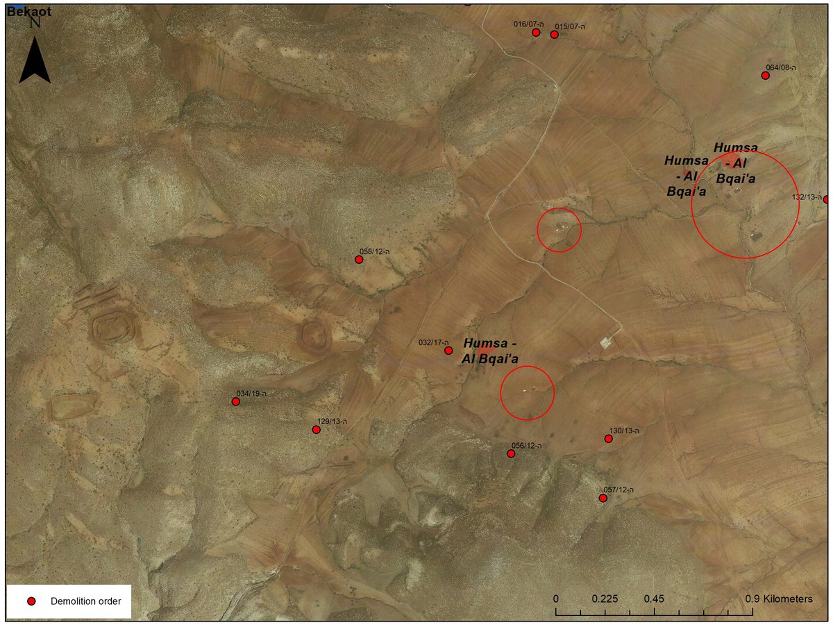 8-9 years had passed and it was safer again also for Palestinians to be in the area. Gradually the herding community started to recover. But the  @IDF didn't like this Idea and started to issue demolition orders (the red spots).You can see the gradual growth between 2010-2012.